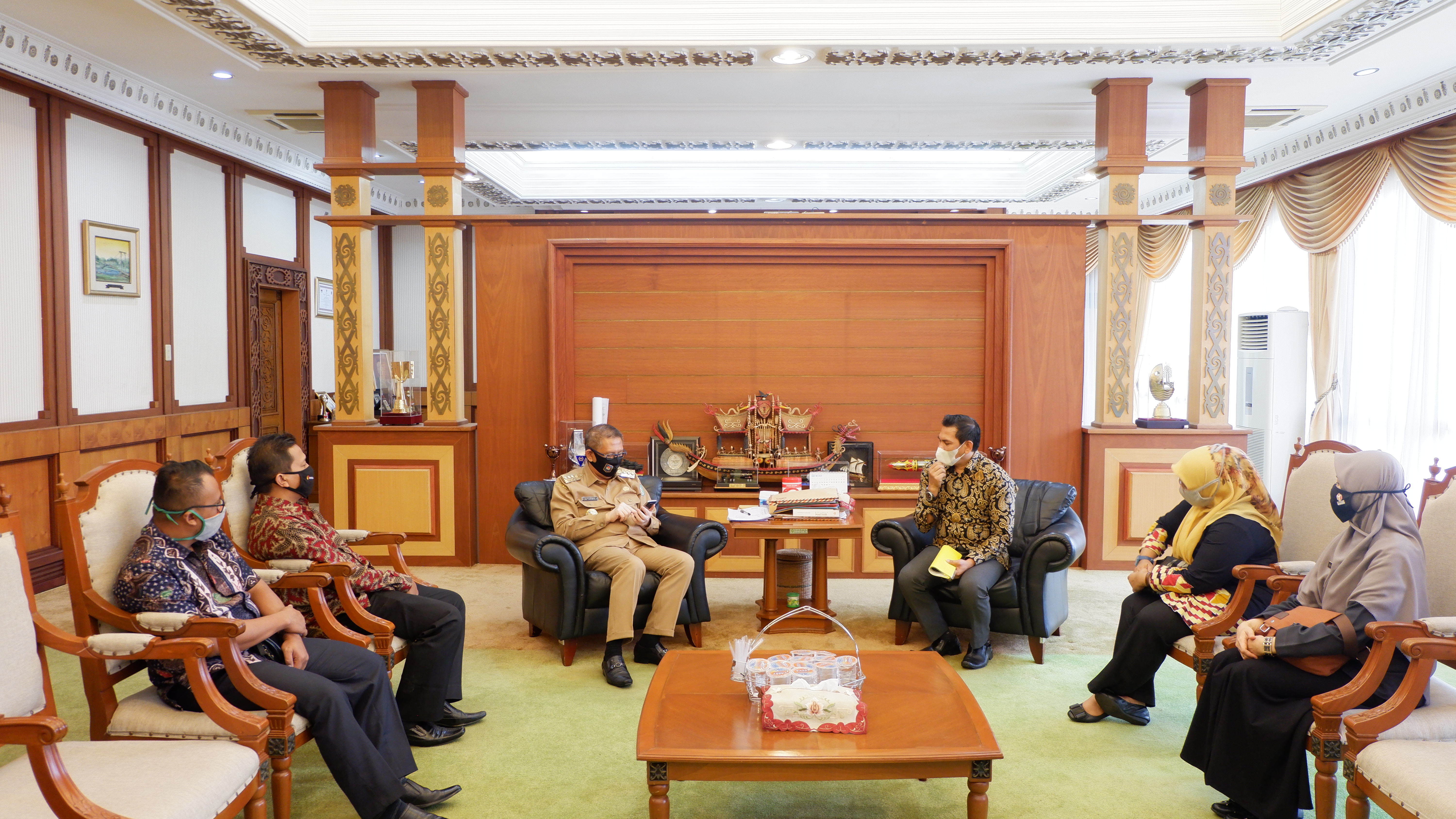 AUDIENSI DENGAN GUBERNUR, BAWASLU KALBAR PASTIKAN KESIAPAN PILKADA 2020