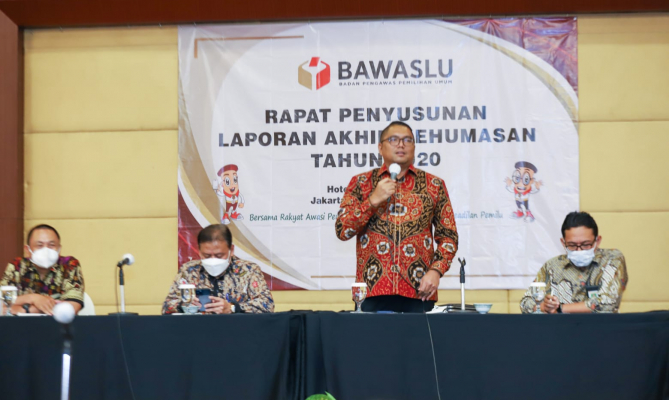 Bawaslu Kalbar Hadiri Rapat Penyusunan Laporan Akhir Kehumasan Tahun 2020 yang Digelar Bawaslu RI