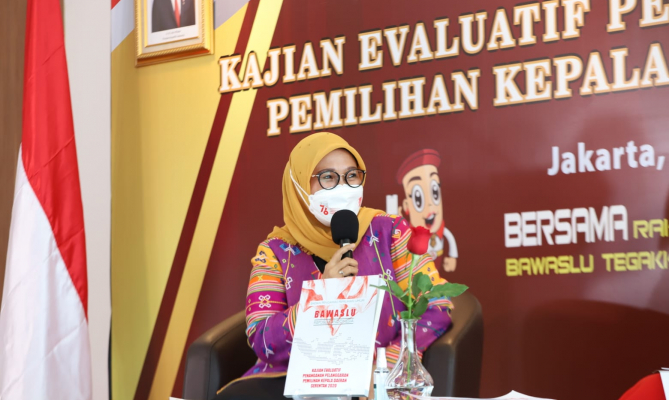 Tulis Buku Evaluasi Pilkada 2020, Dewi Harap Masyarakat Terdorong Berpartisipasi