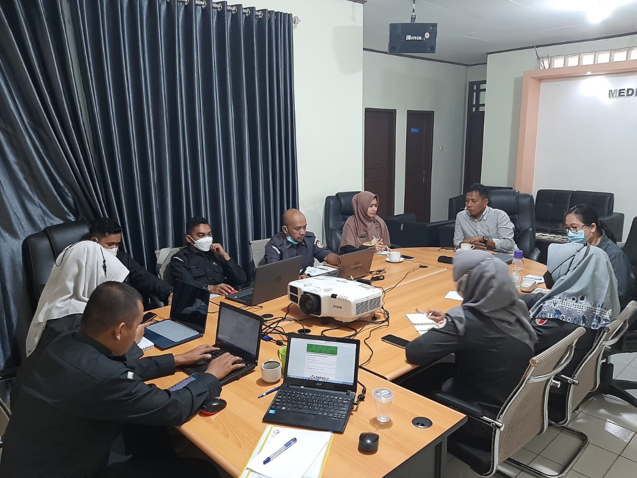 DIVISI PENGAWASAN DAN HUBAL BAWASLU KALBAR GELAR RAPAT KOORDINASI AWAL TAHUN