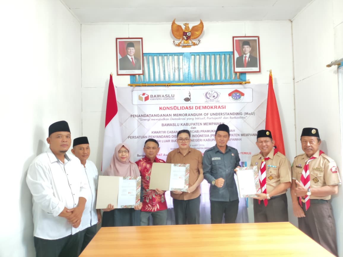 Bawaslu Kabupaten Mempawah Teken MOU dengan Kwarcab Pramuka, PPDI Kabupaten mempawah,  dan Sekolah Luar Biasa Negeri Kabupaten Mempawah