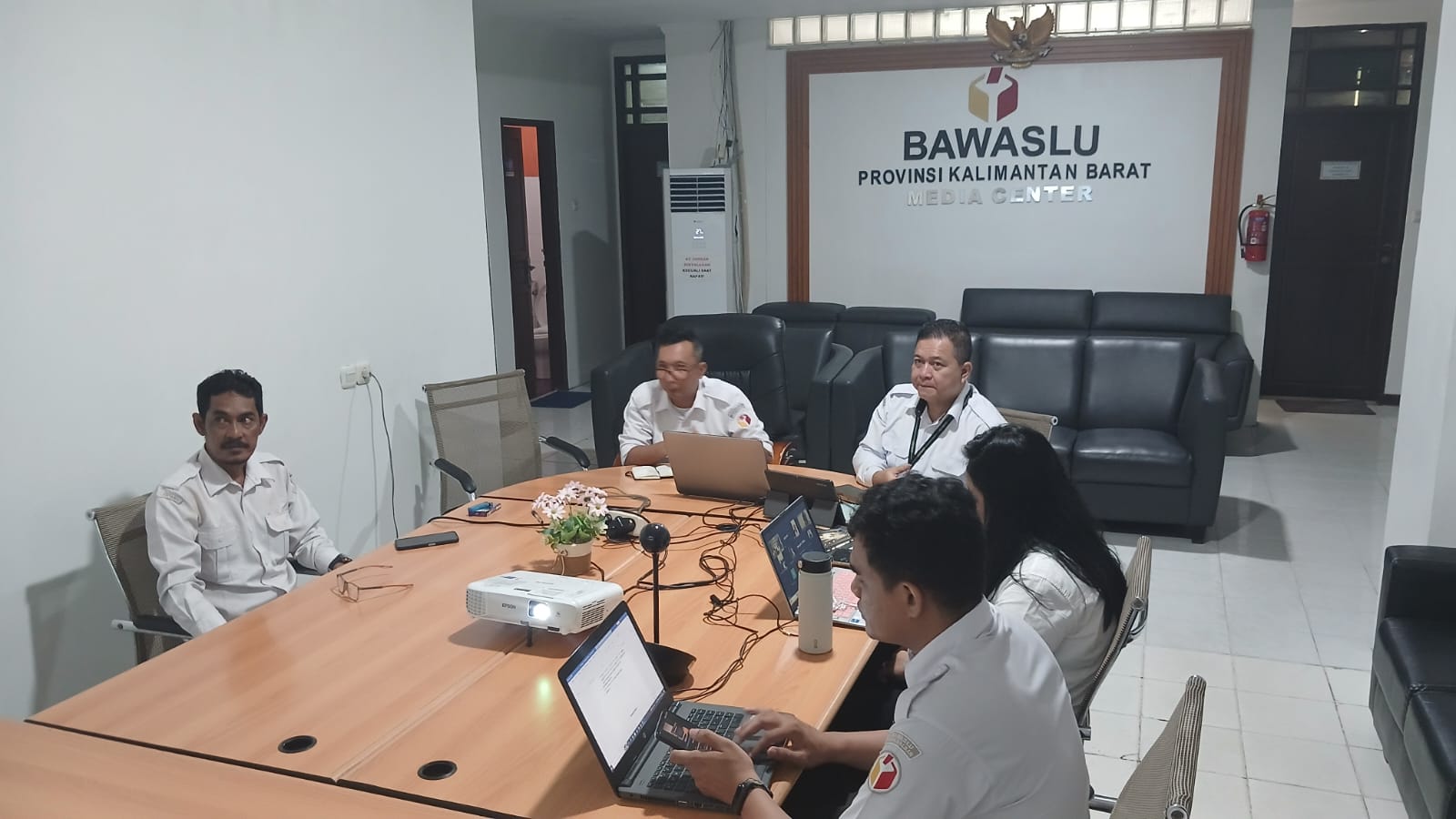 Menjaring Gagasan Radikal dan Ilmiah dari Rahim Kampus