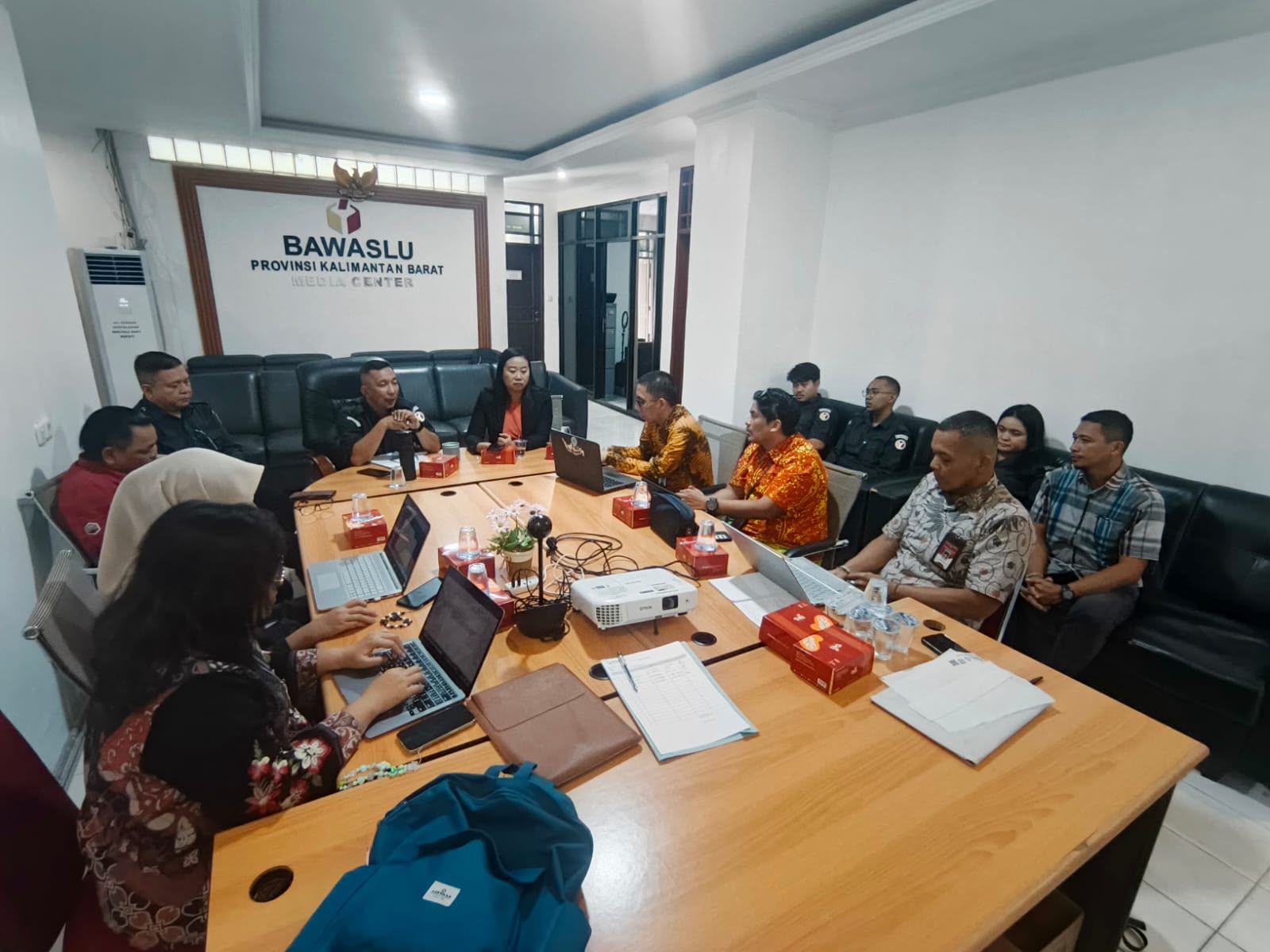 Bawaslu Kalbar dan Kementrian Dalam Negeri Lakukan Rapat Koordinasi