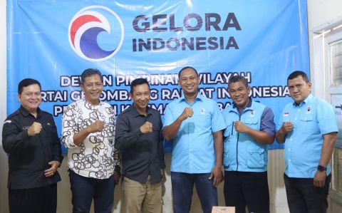 foto bersama Bawaslu Kalbar dan DPD Partai Gelora