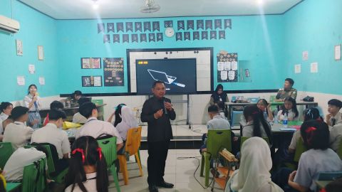 Bawaslu Kalbar Bersama Satpol PP Gelar ‘Goes to School’ di SMK Panca Karsa, Sasar Pemilih Pemula