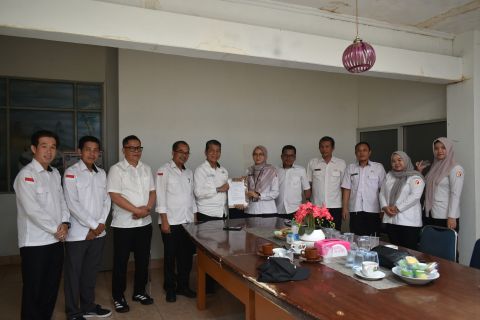 foto bersama Bawaslu Kalbar dan Kesbangpol