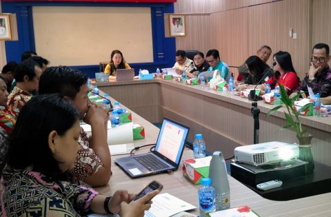 Pembahasan draft Nota Kesepahaman (MoU) antara Pemerintah Kabupaten Bengkayang dengan Bawaslu Kabupaten Bengkayang.