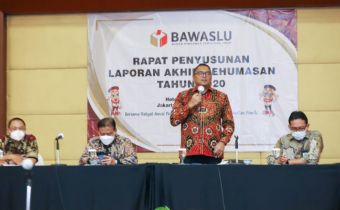 Bawaslu Kalbar Hadiri Rapat Penyusunan Laporan Akhir Kehumasan Tahun 2020 yang Digelar Bawaslu RI