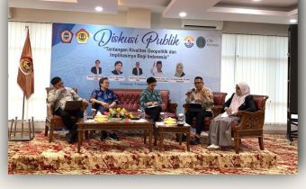 KETUA BAWASLU KALBAR MENJADI NARASUMBER DALAM DISKUSI PUBLIK YANG DIGELAR OLEH UNIVERSITAS PANCA BHAKTI