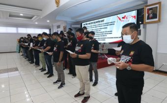 PERAN MEDIA MENJAGA PERSATUAN DENGAN PEMBERITAAN BERIMBANG