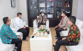 Bawaslu sekadau serahkan laporan hasil penghitungan surat suara ulang