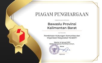 BAWASLU KALBAR KEMBALI MERAIH PENGHARGAAN