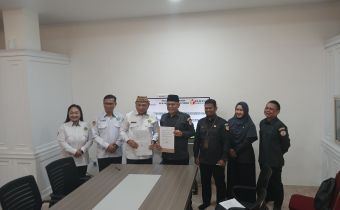 Bawaslu Kalbar dan Kementrian Agama Kalimantan Barat Melakukan Penandatanganan Perjanjian Kerja Sama, Kawal Netralitas ASN dan Edukasi Demokrasi Berintegritas