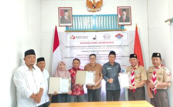 Bawaslu Kabupaten Mempawah Teken MOU dengan Kwarcab Pramuka, PPDI Kabupaten mempawah,  dan Sekolah Luar Biasa Negeri Kabupaten Mempawah