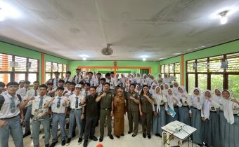 Sosialisasi Demokrasi Pemilu Digelar di SMA Negeri 1 Sungai Kunyit, Bawaslu Ajak Siswa Jadi Pemilih Cerdas