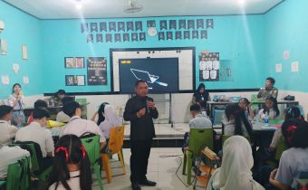 Bawaslu Kalbar Bersama Satpol PP Gelar ‘Goes to School’ di SMK Panca Karsa, Sasar Pemilih Pemula