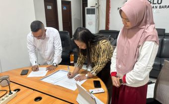 foto bersama Bawaslu Kalbar