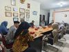 Rapat tersebut dihadiri oleh Anggota Bawaslu Provinsi Kalimantan Barat, Yosef Harry Suyadi dan Agnesia Erni, serta Kepala Sekretariat, jajaran sekretariat, dan perwakilan Perisai Demokrasi Bangsa (PDB) Kalbar yaitu Ahmad Rinto (Ketua), Faizatur Rahmah (Sekretaris), dan Abdul Hamid (Bendahara)